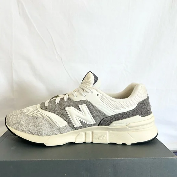 New Balance 997H Light Aluminum Team Away Grey size 10 CM997HRK 2023 PRE-OWNED